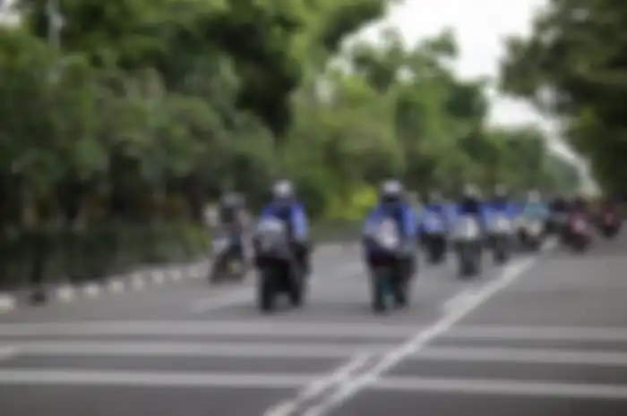 bLU cRU Gelar Fun Riding dari Surabaya