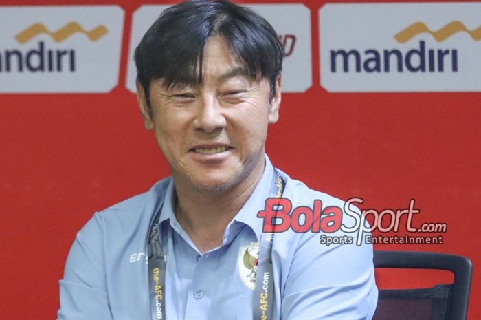 Pelatih Timnas Indonesia, Shin Tae-yong ceritakan kerandoman bocil Tanah Air ke media Korea sampai ngakak sendiri.