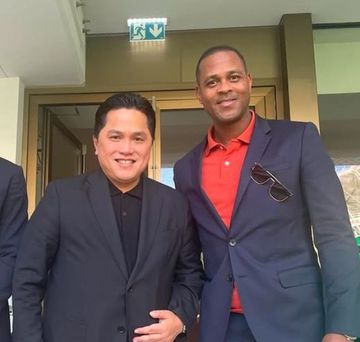 Ketua Umum PSSI, Erick Thohir, bersama Patrick Kluivert