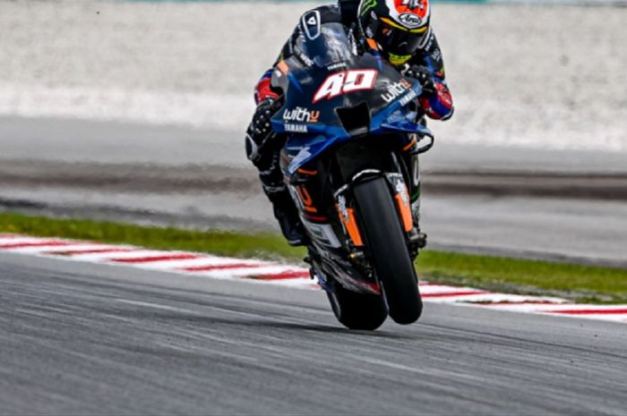 Pembalap WIthU Yamaha RNF, Darryn Binder saat menjajal YZR-M1 pada tes shakedown MotoGP, Senin (31/1/2022)