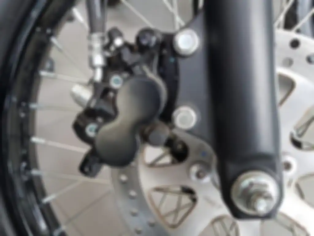 Kaliper Kawasaki W175TR