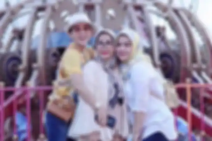 Syahrini, Aisyahrani dan ibundanya