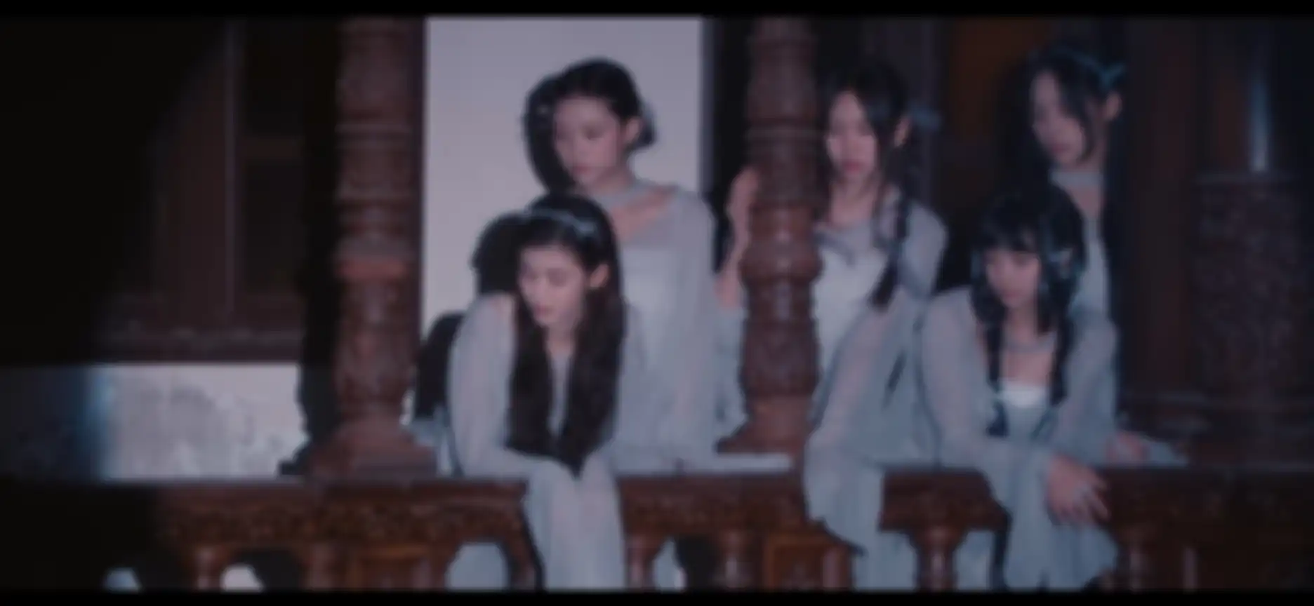 Member NewJeans di MV Cool With You