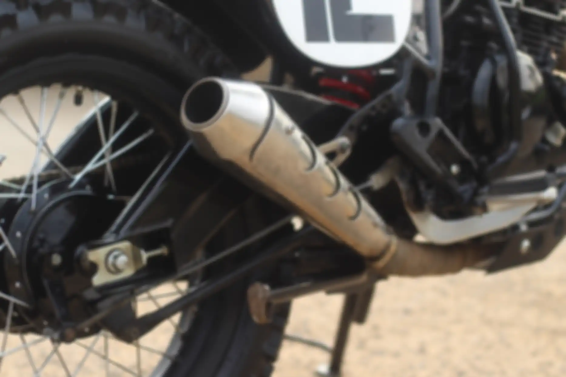 Perangkat gas buang custom untuk meningkatkan performa