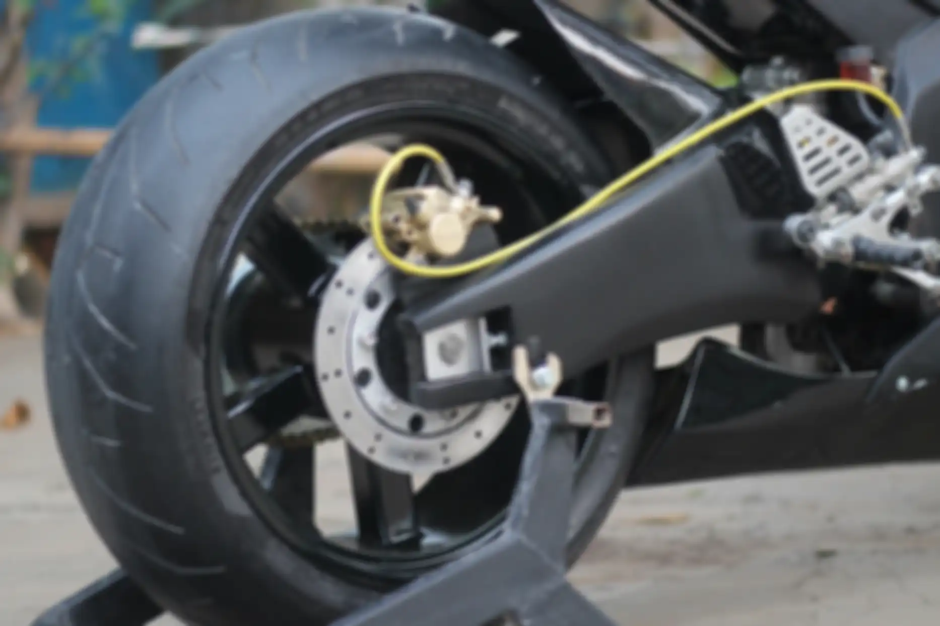 Lengan ayun custom dibalut fiberglass biar lebih sporty