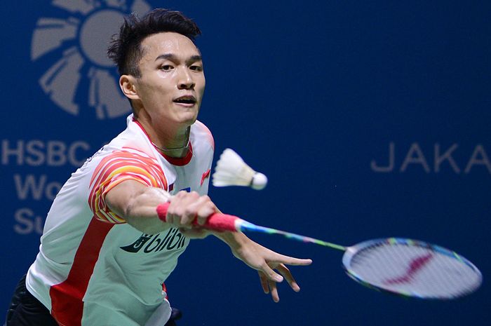 Pebulu tangkis tunggal putra Indonesia, Jonatan Chistie, saat melawan wakil Denmark, Rasmus Gemke, pada babak kesatu Indonesia Open 2019 di Istora Senayan, Jakarta, Senin (16/7/2019).