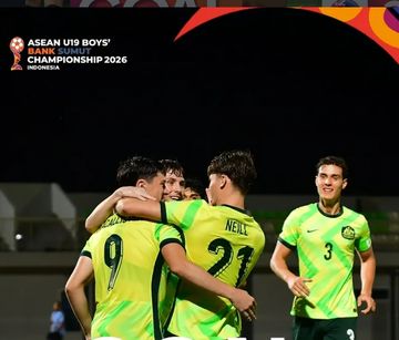 Selebrasi para pemain Australia saat mencetak gol ke gawang Kamboja pada laga terakhir grup C ASEAN U-19 Championship 2026, Selasa (9/6/2026).