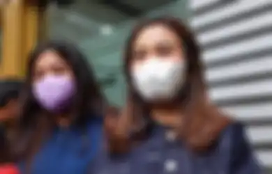 Bikin Geleng-geleng Kepala, Terungkap Sosok yang Setir Mayang Lakukan Review Produk Skincare TAN Skin, Anak Doddy Sudrajat Cuma Bisa Pasrah: Next Time Enggak Lagi