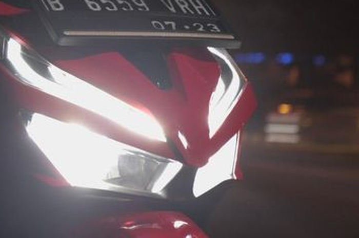 Lampu motor sekarang menyala putih