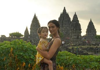 Intip Gemasnya Salma Jihane Putri Dewanto Bantu Atiqah Hasiholan Masak Bolu Kukus Demi Habiskan Waktu Selama Isolasi Diri di Rumah