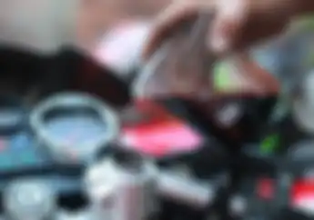 Masa Iya? Pakai Oli Samping di Sok Depan Bikin Nikung Lebih Joss