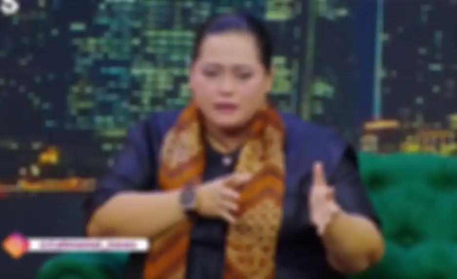 Mbak You bercerita soal dilabrak artis karena ramalannya.