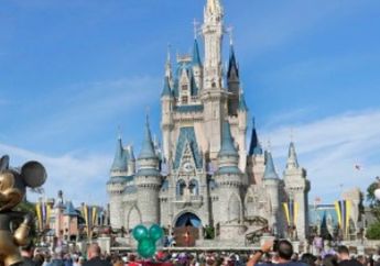 Senilai Hampir 1 Miliar, Koleksi Eksklusif Kastil Disney dari Kaca Roboh dan Hancur karena Ulah 2 Bocah