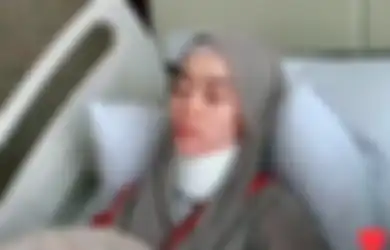 Beredar Potret Lesti Kejora di Tanah Suci, Ekspresi Istri Rizky Billar Gendong Baby L Jadi Sorotan