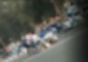 Bekasi Mencekam! Video Dua Kelompok Geng Motor Tawuran, Darah Berceceran di Aspal
