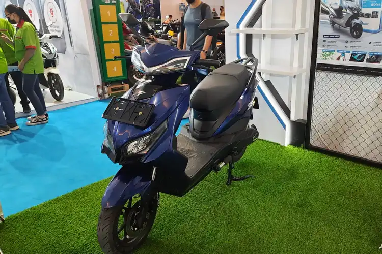 Harga Motor Listrik Smoot Tempur Desember 2022, Jarak Tempuh 60 Km Enggak Perlu Cas Baterai
