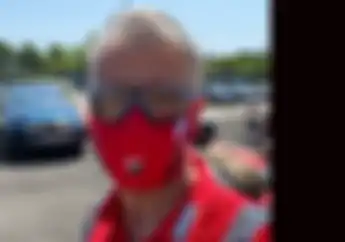 Protokol Kesehatan Bikin Susah, Bos Ducati Patuh Pakai Masker Saat di Sirkuit MIsano, Lawan Covid-19