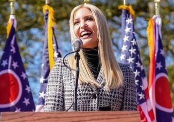 Belajar Gitar Selama Pandemi, Ivanka Trump Malah Kena Nyinyir Netizen