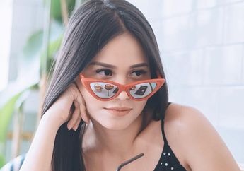 Nobar Piala Dunia Bersama Pemain Film Mendung Tanpo Udan, Yunita Siregar Ngaku Diajarin Bola Sama Sosok Ini: Aku Awalnya Gak Ngerti Bola