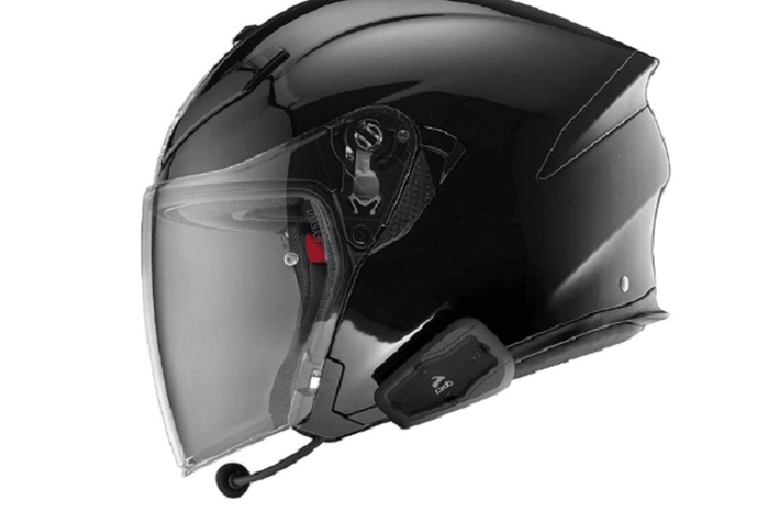 Cardo Freecom 1+, intercom helm berkualitas harga cuma Rp 1 jutaan.
