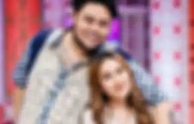 Bak Dijebak, Ivan Gunawan Akui Ayu Ting Ting  Datangi Rumahnya untuk Bertemu Sang Ibunda, Bahkan Ungkap Dirinya Sudah Setahun Nikahi Janda Enji Baskoro