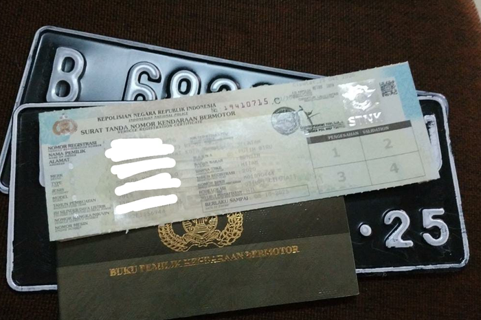 Penunggak pajak kendaraan girang, nol rupiah alias gratis BBNKB dan denda PKB di pemutihan pajak motor 2023.