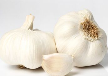 Ternyata Bawang Putih Punya Sederet Manfaat Tak Terduga, Pantas Saja Seorang Pria Terkejut Ketika Bangun Pagi Melihat Perubahan yang Terjadi di Telinganya