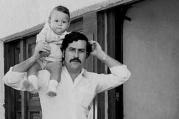 Dalam sejarah dunia, Pablo Escobar dijuluki sebagai Raja Kokain. 