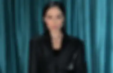 Imej Makin Dewasa, 5 Gaya Elegan Tatjana Saphira dengan Outfit Hitam
