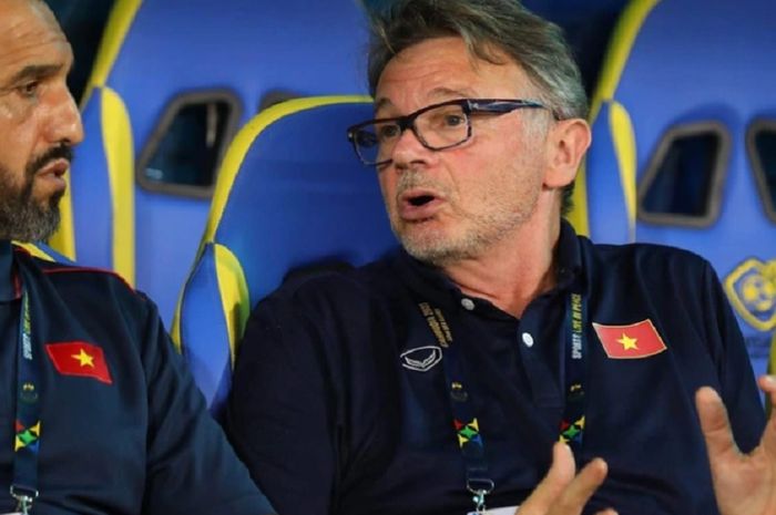 Timnas U-22 Vietnam dan Philippe Troussier sukses meraih medali perunggu SEA Games 2023 usai dibuat depresi Indonesia.