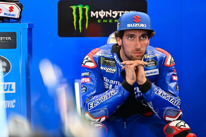 Alex Rins alami cidera pergelangan tangan kiri sehingga tak dapat tampil pada MotoGP Jerman 2022
