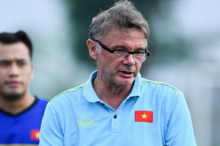 Pelatih Timnas U-19 Vietnam Philippe Troussier.