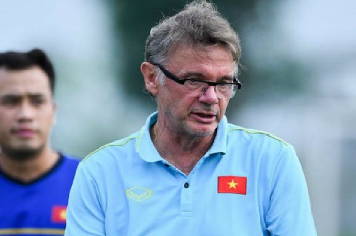 Pelatih Timnas U-22 Vietnam Philippe Troussier.