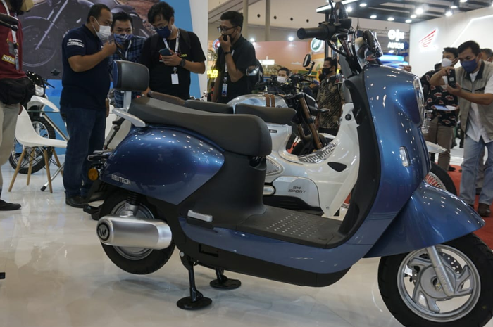 Harga di bawah Rp 20 jutaan dari Motor listrik WMoto Neutron di GIIAS 2022