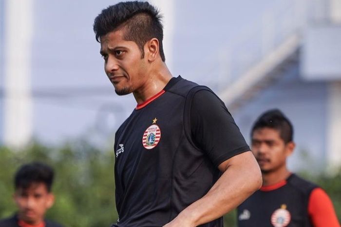 Pemain baru Persija Jakarta, Farri Agri dalam sesi latihan tim.