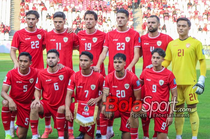 Skuad Timnas Indonesia sebelum laga kontra Irak di Stadion Utama Gelora Bung Karno, Senayan, Jakarta,  Kamis (7/6/2024).