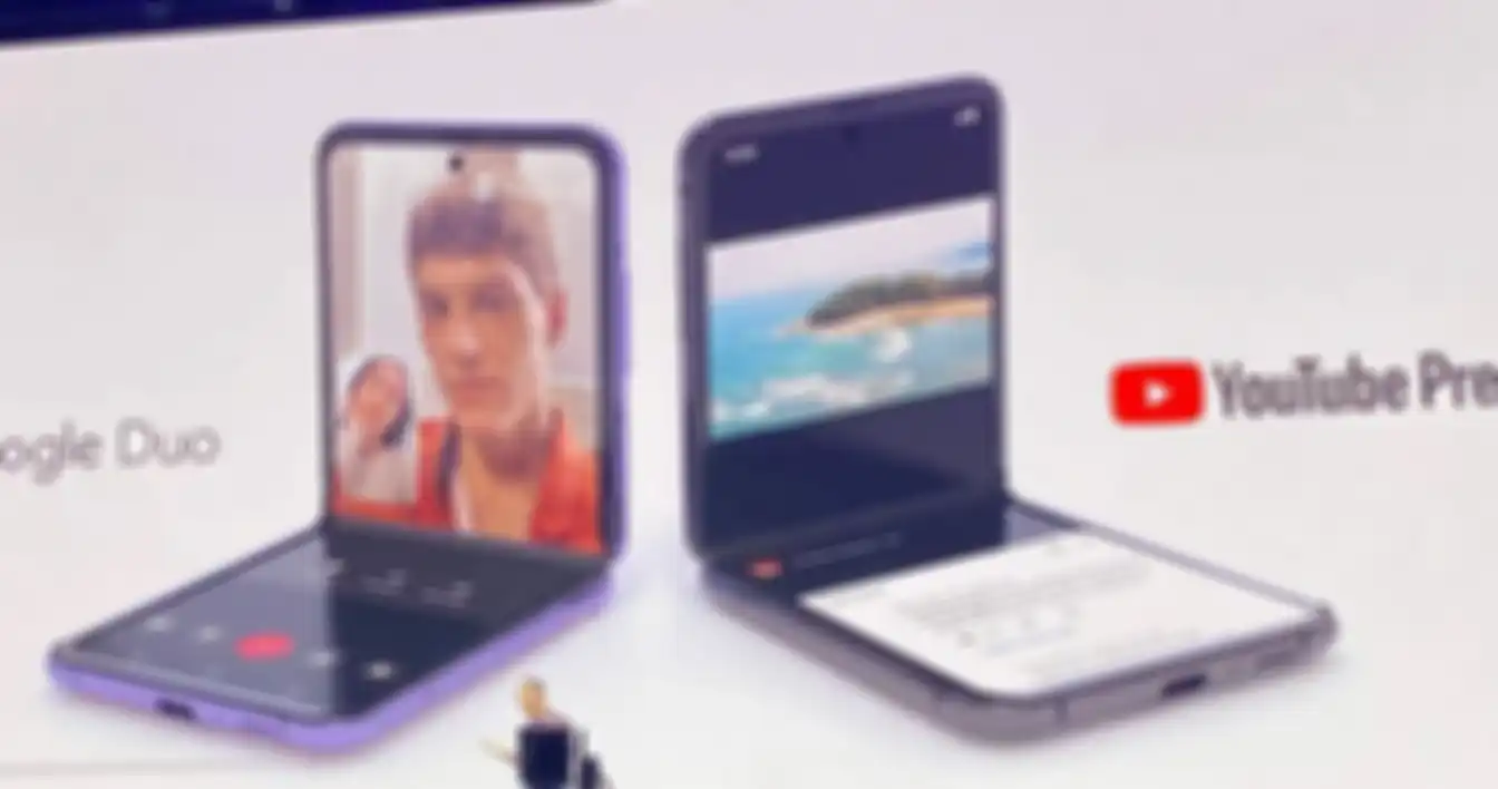 Antarmuka khusus dari aplikasi Google untuk Samsung Galaxy Z Flip