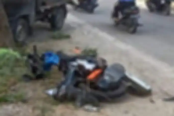 Ilustrasi kecelakaan motor gara-gara pakaian nyangkut di rantai motr.