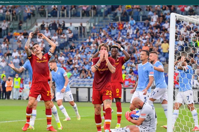 AS Roma takluk 2-3 dari Lazio dalam laga Liga Italia bertajuk Derbi Ibu Kota jilid I dengan diwarnai gol dari mantan pemain dan Jose Mourinho yang diganjar kartu kuning.