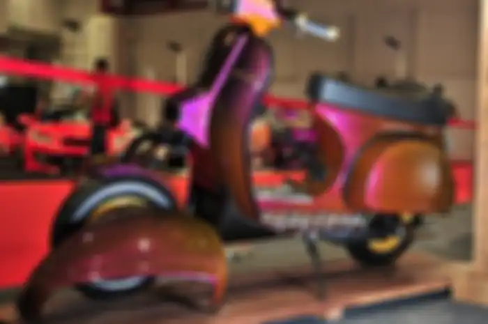Keren nih modifikasi Vespa Excel keluaran tahun 2004 garapan Mada Scooter