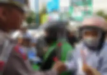Operasi Keselamatan 2023, Beberapa Pemotor Dapat Coklat hingga Helm