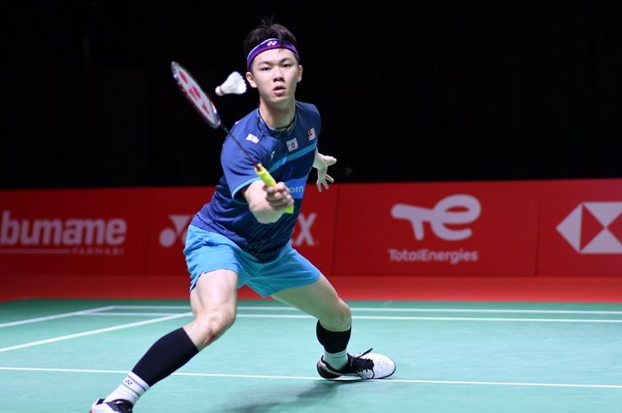 Pebulu tangkis tunggal putra Malaysia, Lee Zii Jia, pada BWF World Tour Finals 2021 di Bali International Convention Centre, Nusa Dua.