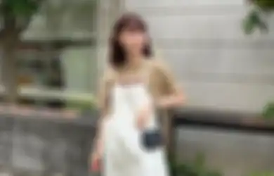 5 Cara Pakai T Shirt ala Cewek Jepang Biar Outfit Enggak Biasa Aja