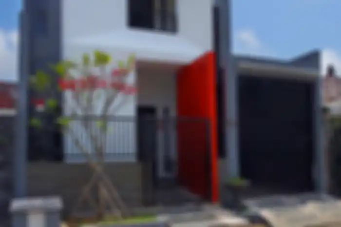 Rumah menghadap barat akan menerima panas matahari secara intens dan lebih kuat. 