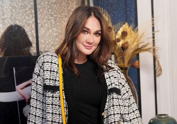 Ditinggal Reino Barack Saat Lagi Sayang-sayangnya, Luna Maya Diramal Endang Tarot Bakal Berjodoh dengan Pria Luar Negeri: Menerima Seutuhnya dan Berniat Ingin Membahagiakan Luna...