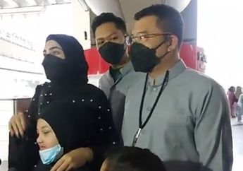 Ajak Anak-anaknya Umrah, Ashanty dan Anang Hermansyah Senang Bertemu Banyak Orang Indonesia di Tanah Suci