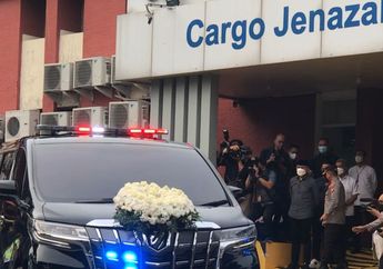 Jenazah Eril dan Rombongan Tiba di Indonesia