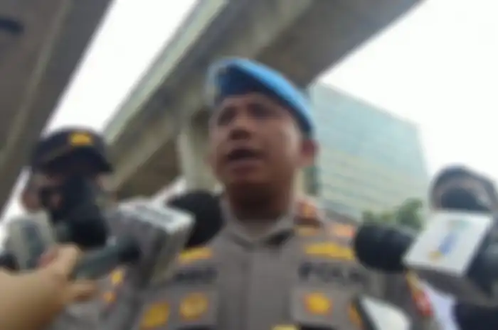 Irjen Ferdy Sambo resmi ditetapkan jadi tersangka atas kasus tewasnya Brigadir J, gaji dan tunjangan polisi berpangkat Irjen bikin penasaran.