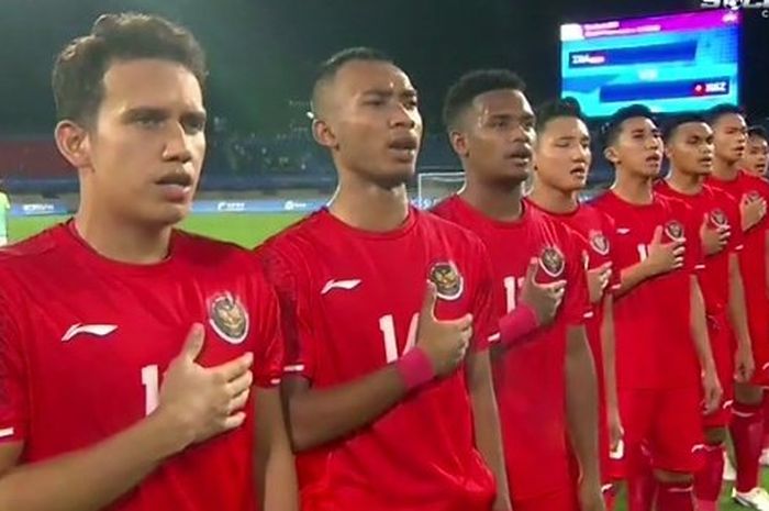 Skuad Timnas U-24 Indonesia dalam laga melawan Kirgistan di Asian Games 2022.