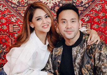 Jalani Ibadah Umroh, Jenita Janet Terharu Bisa Mencium Hajar Aswad